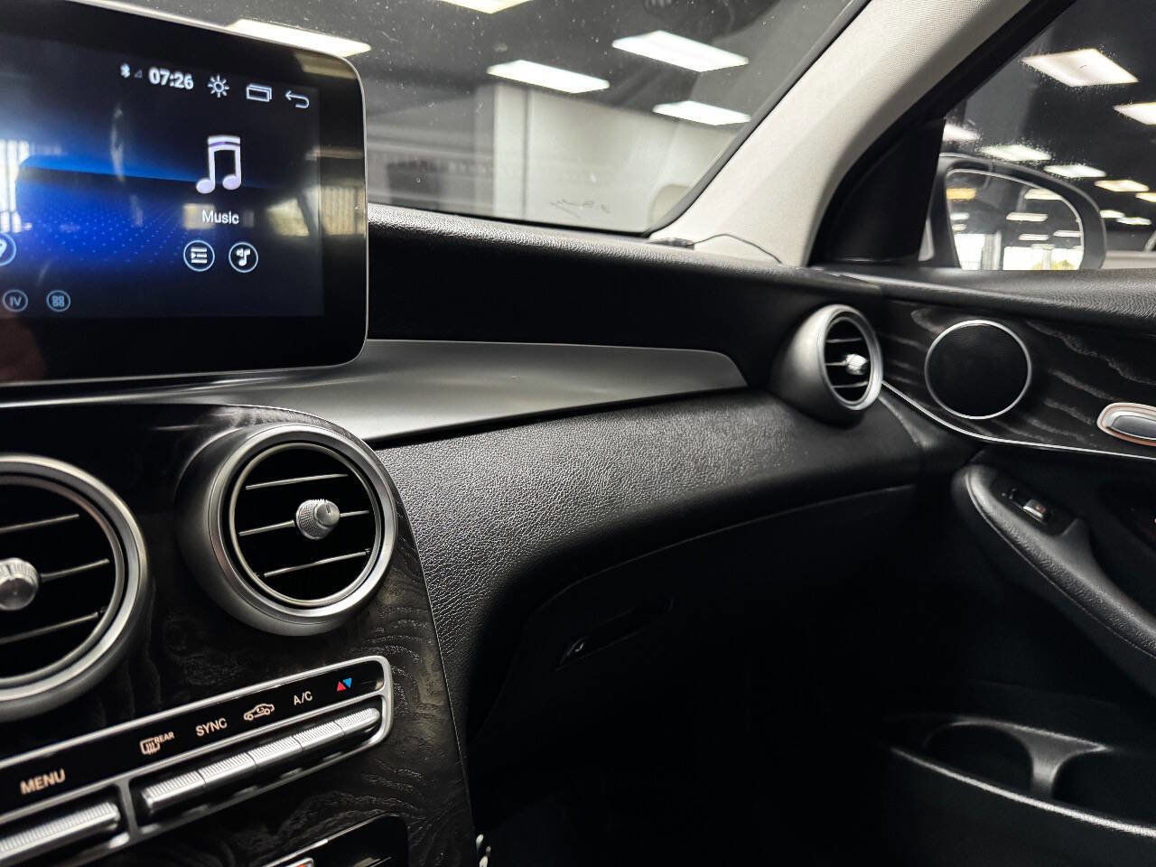 Used 2016 Mercedes-Benz GLC 300 image 25