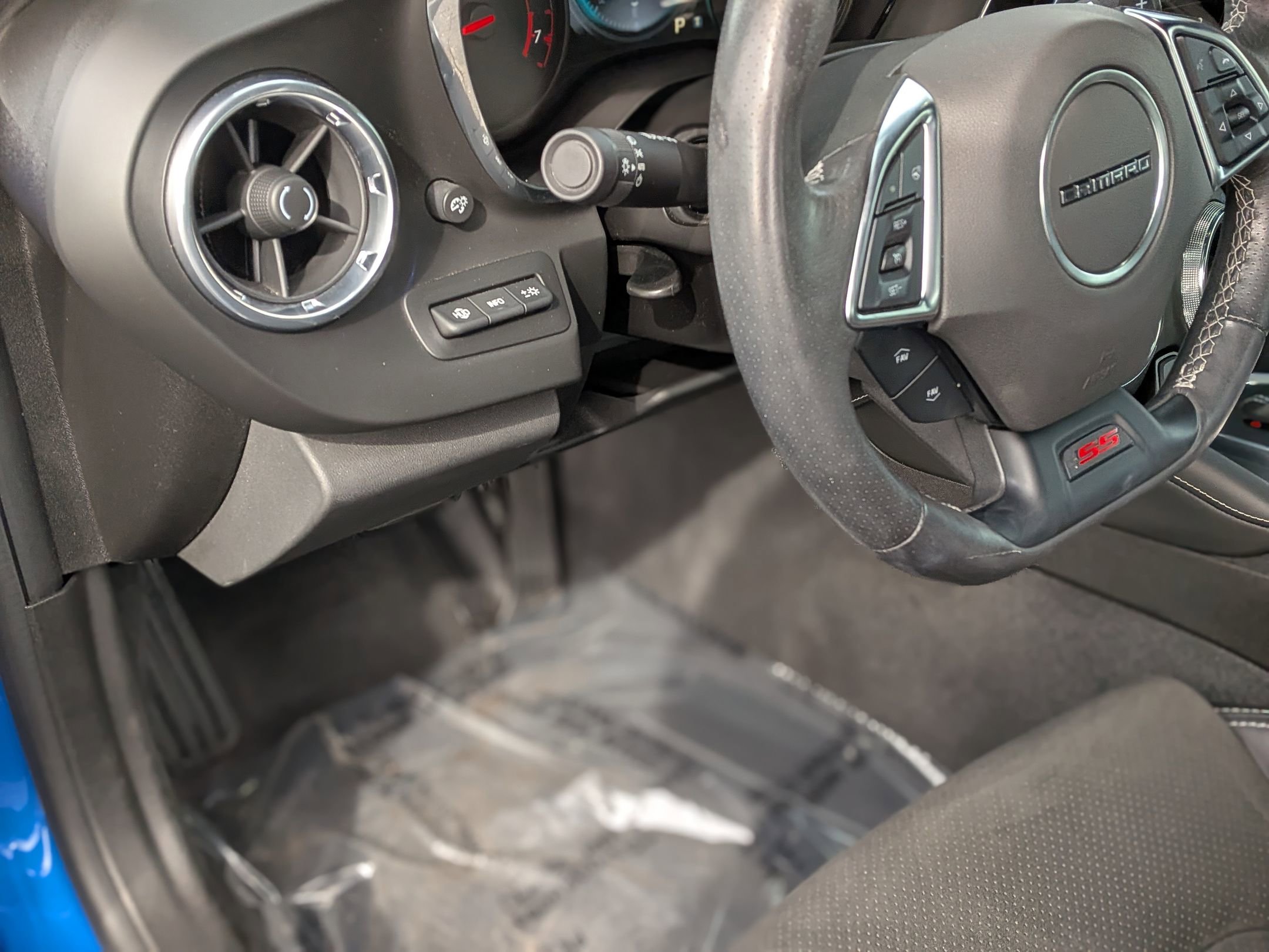 Used 2018 Chevrolet Camaro SS image 17