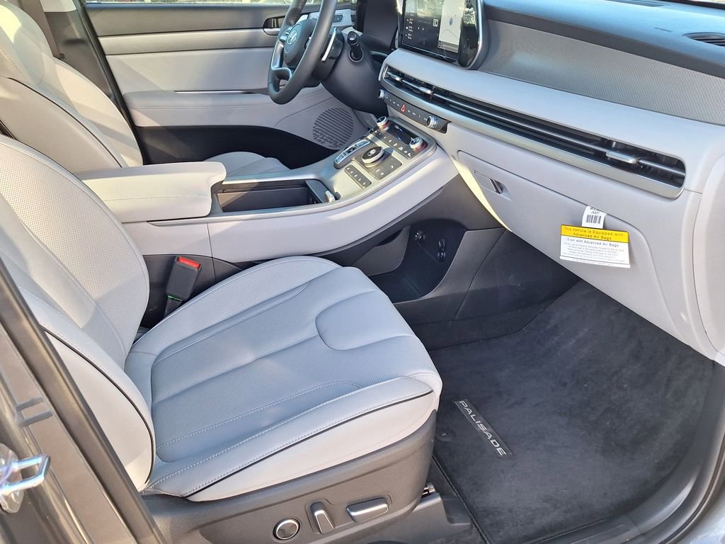 Used 2024 Hyundai Palisade SEL w/ Premium Package image 29