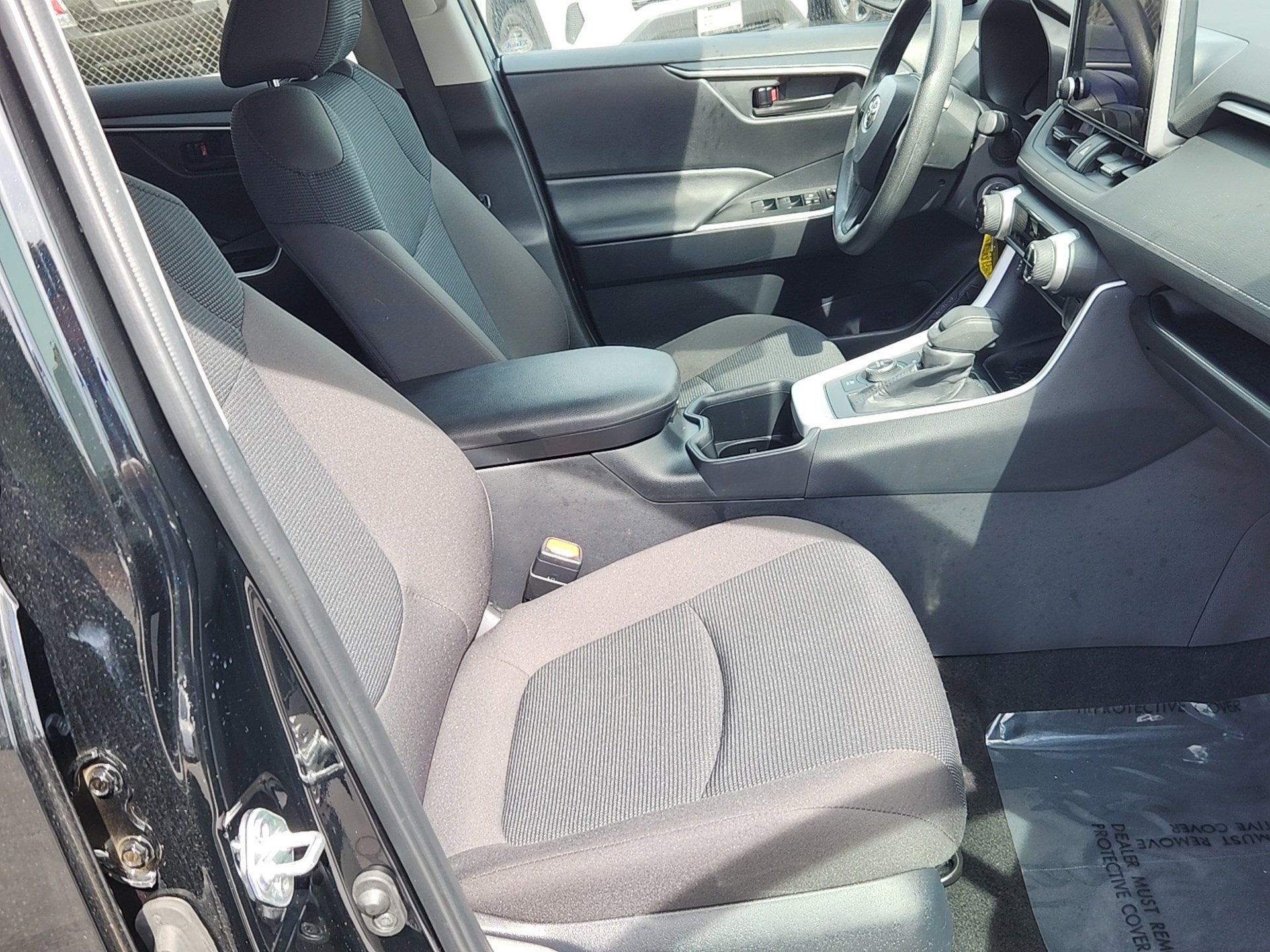 Certified 2025 Toyota RAV4 LE image 30