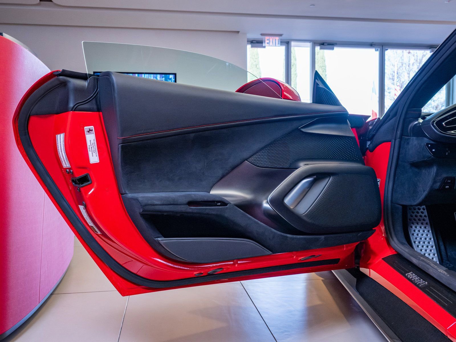 Certified 2025 Ferrari 12Cilindri RWD image 8