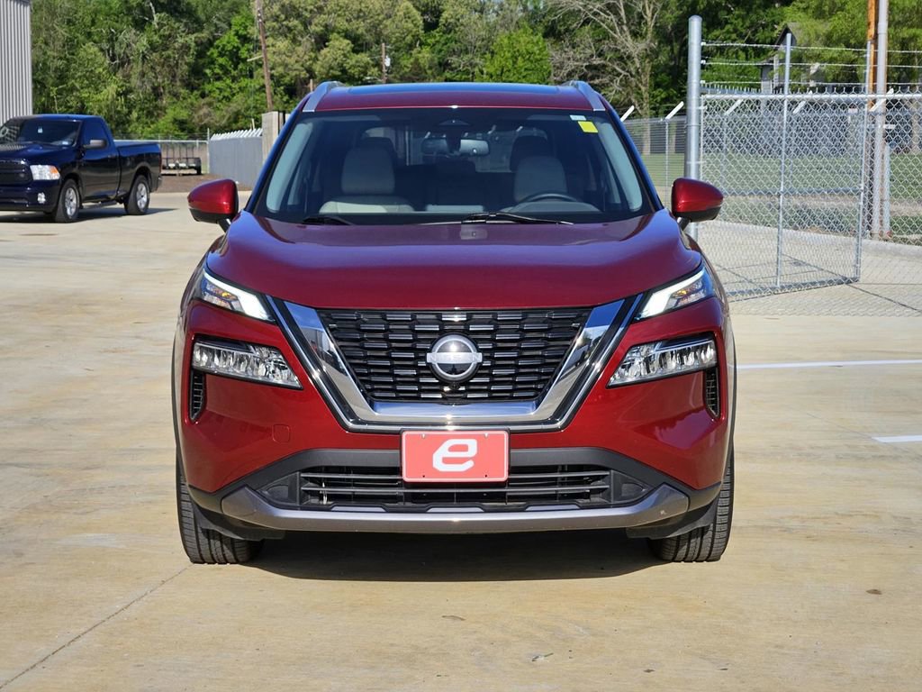 Used 2023 Nissan Rogue SL image 2