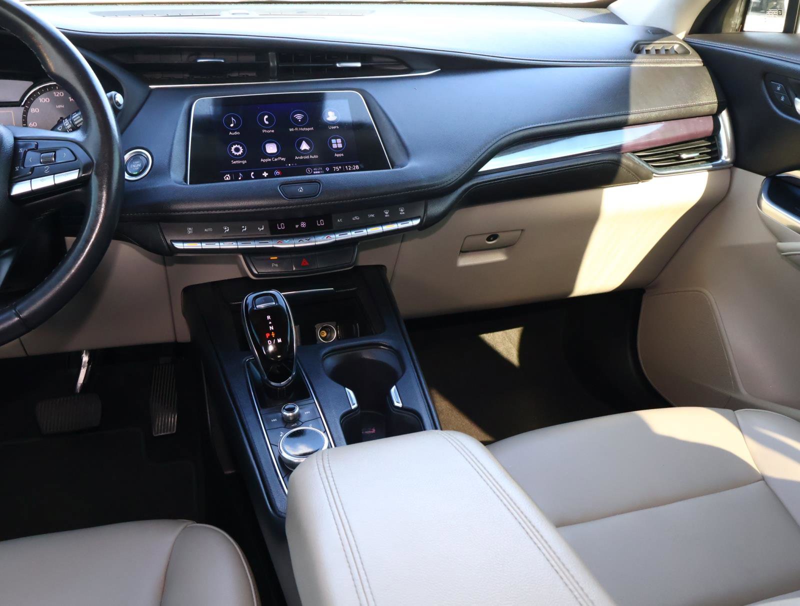 Used 2023 Cadillac XT4 Luxury image 16