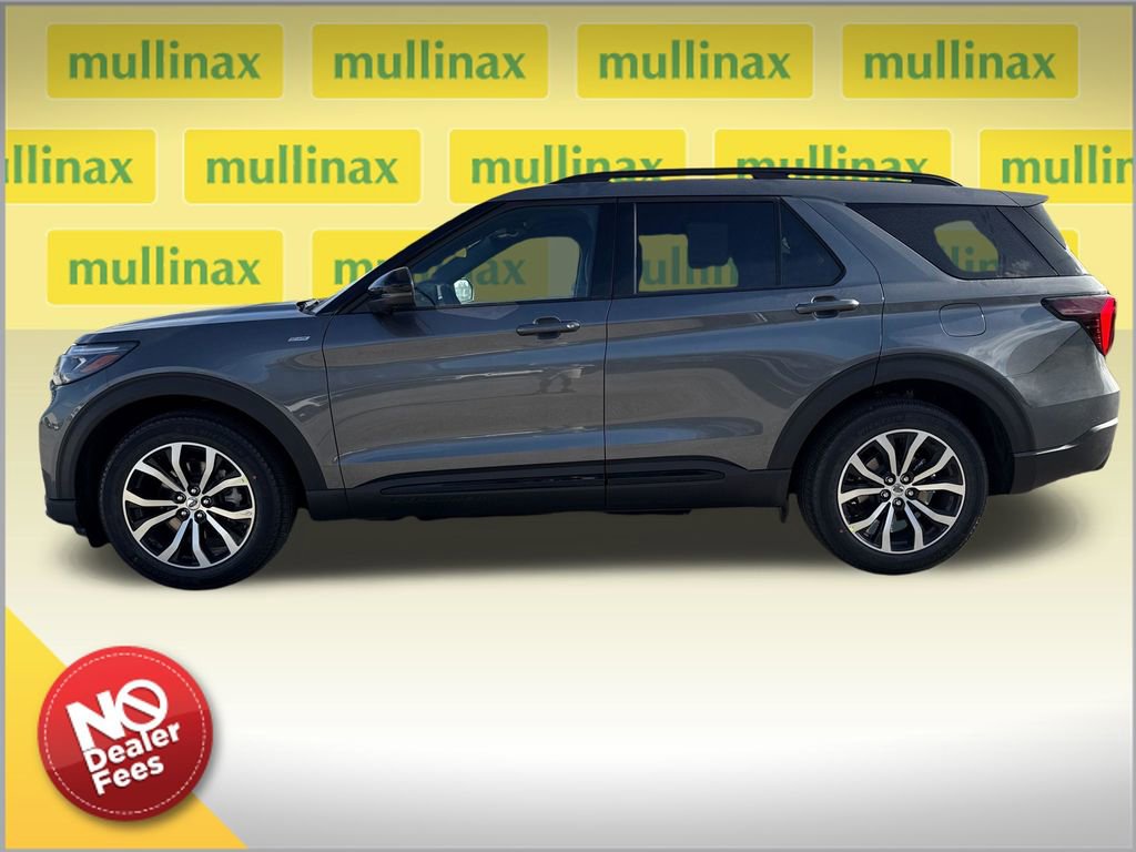New 2026 Ford Explorer ST-Line image 2