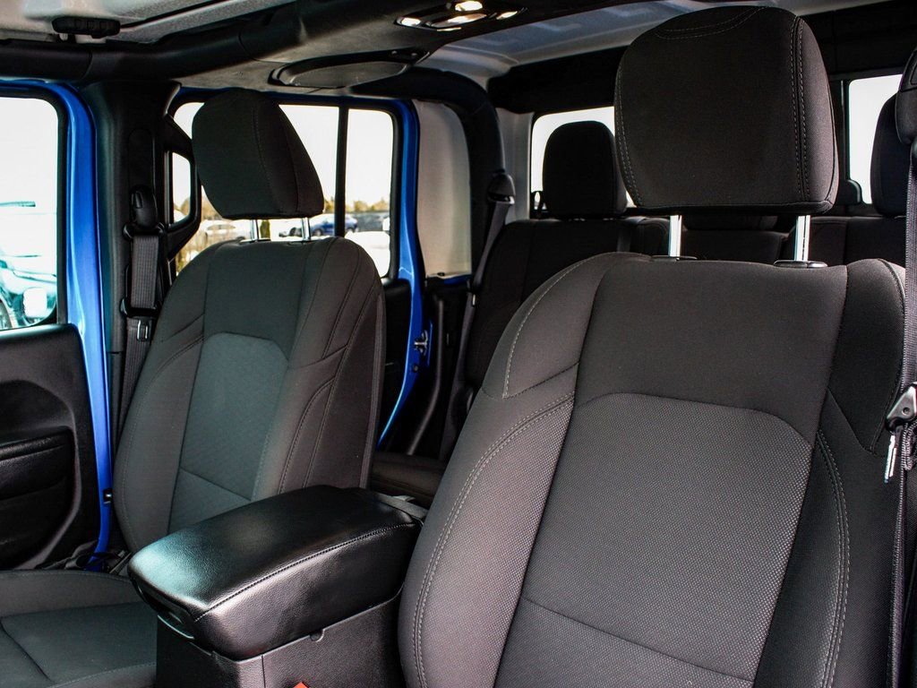 Used 2022 Jeep Gladiator Willys image 32