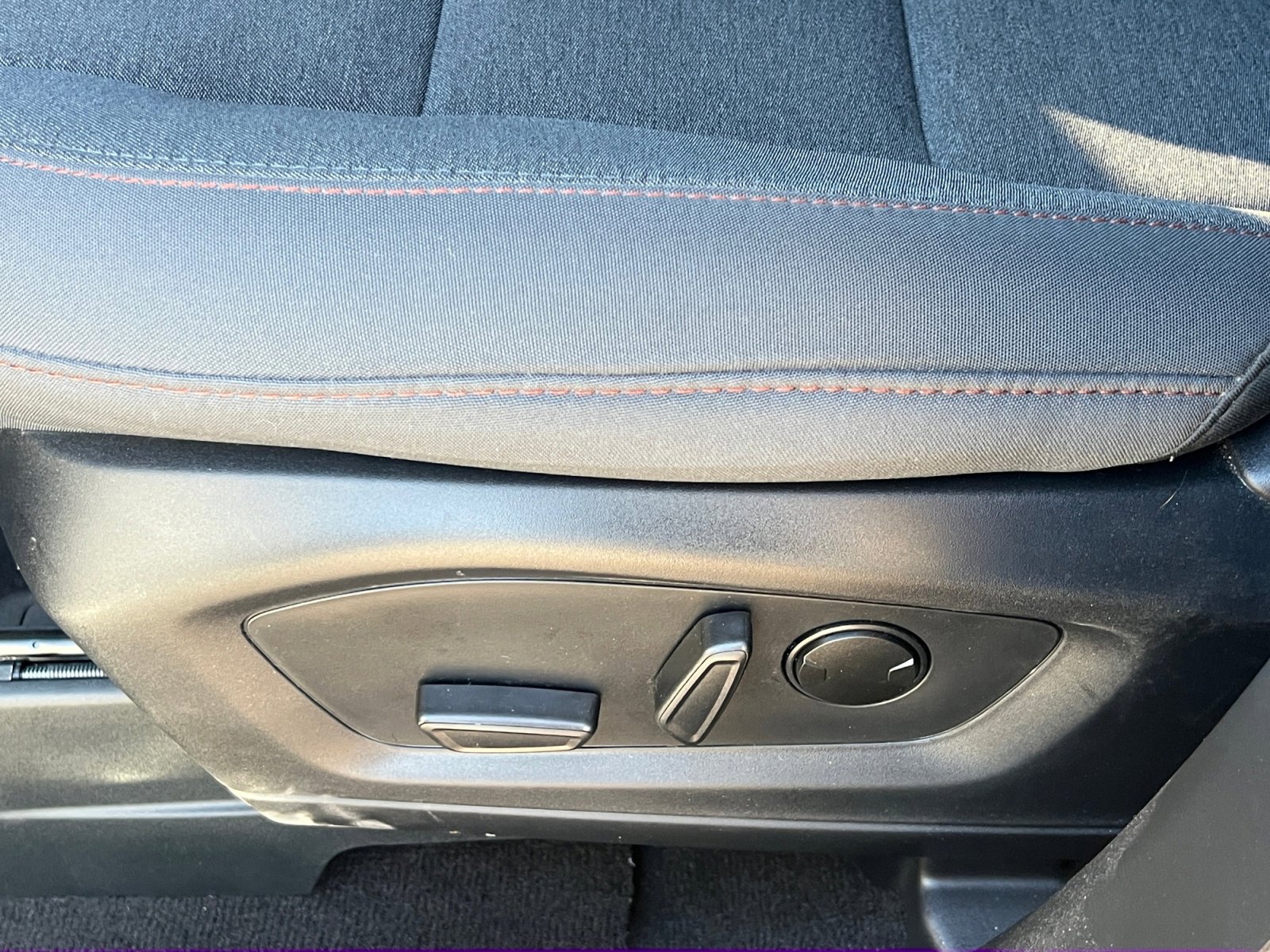 Certified 2025 Ford Explorer Active image 14