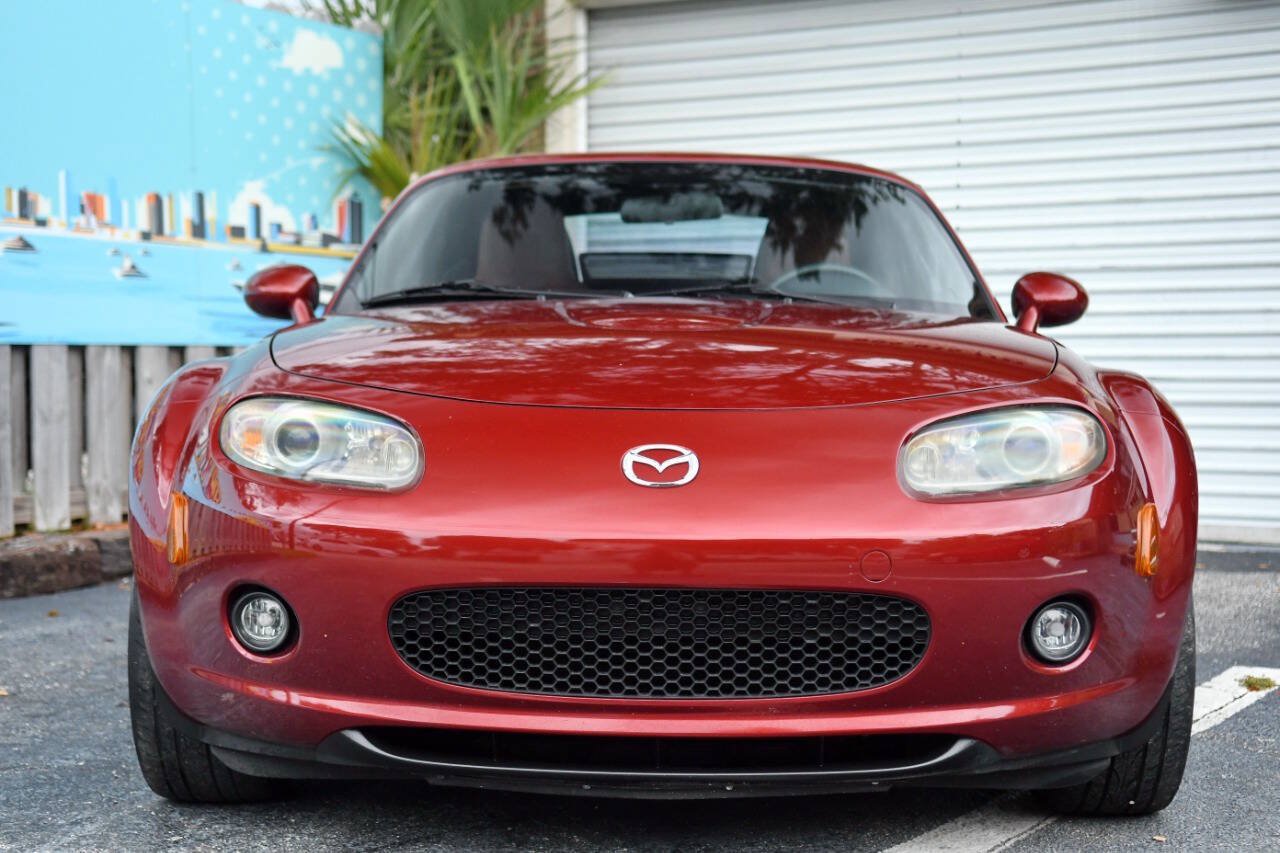 Used 2006 MAZDA MX-5 Miata Grand Touring w/ Premium Pkg RWD image 3