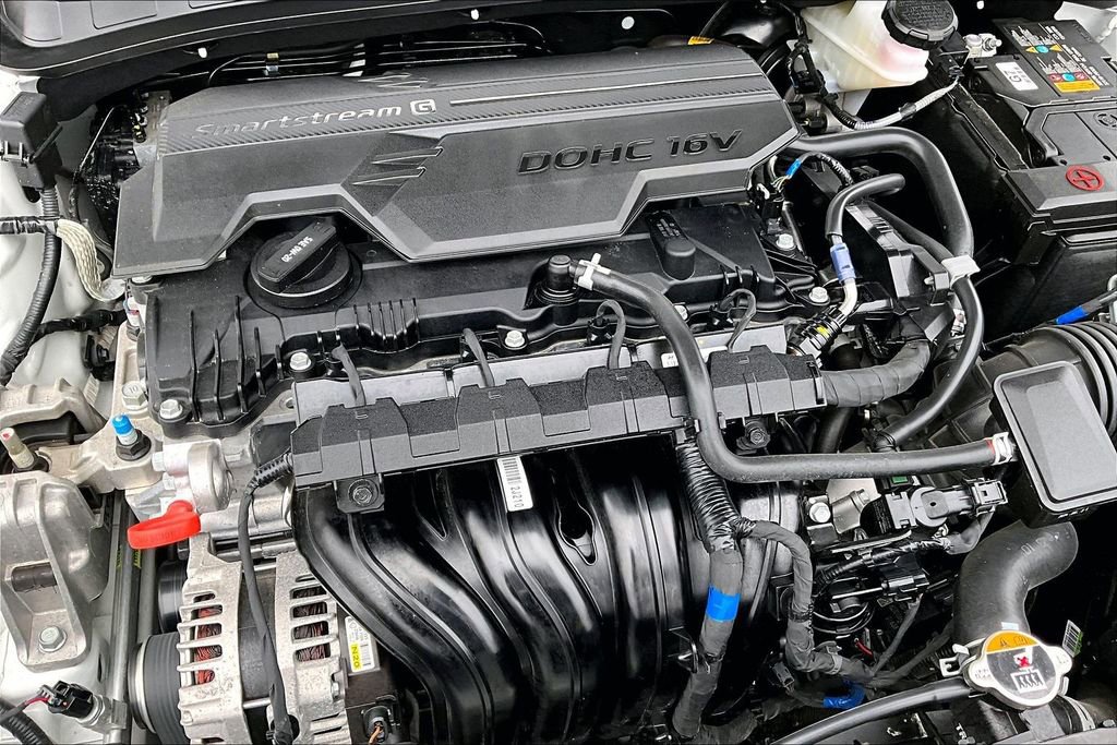 Used 2024 Hyundai Elantra SE image 34