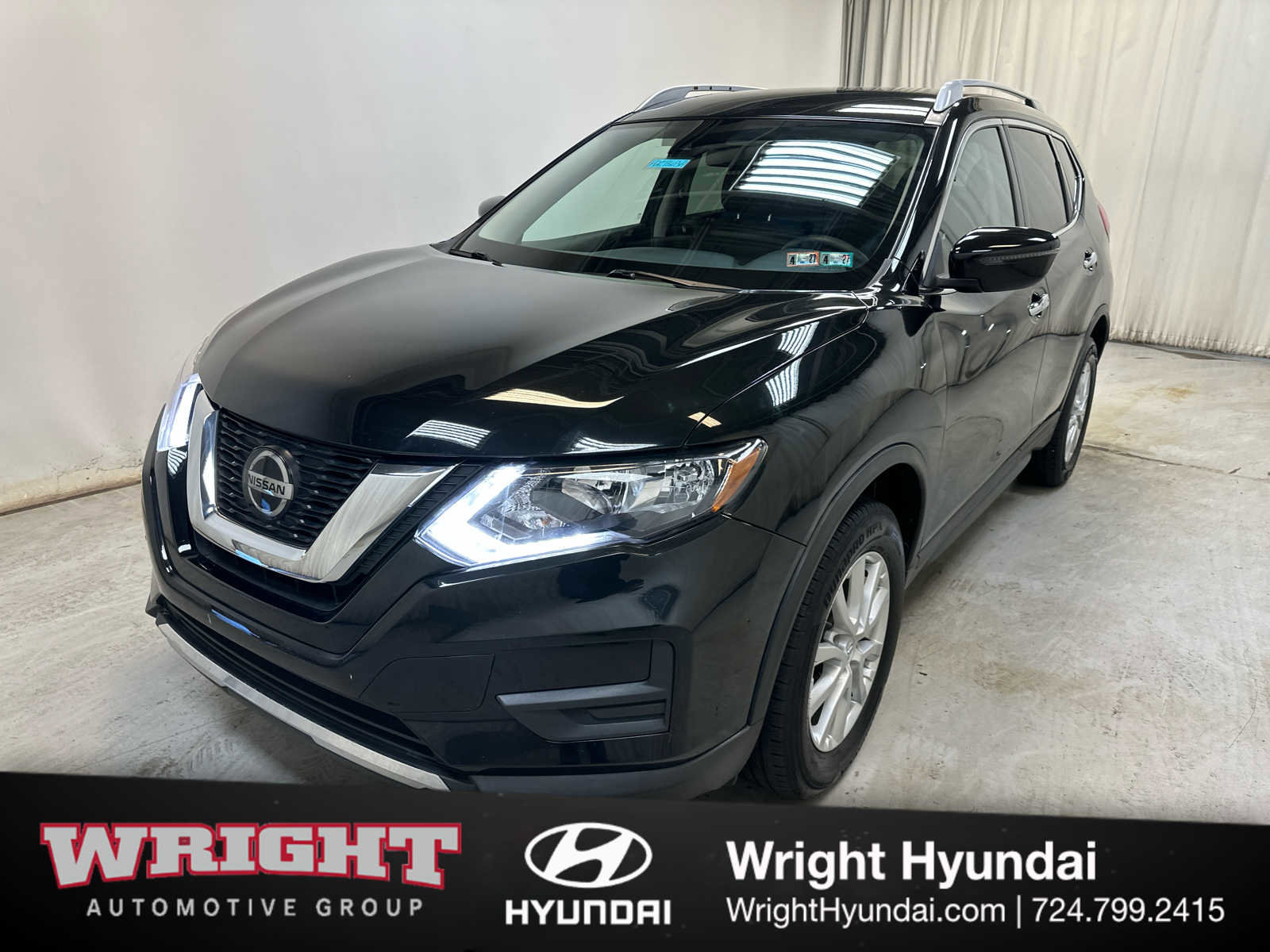 Used 2019 Nissan Rogue SV AWD/4WD image 3