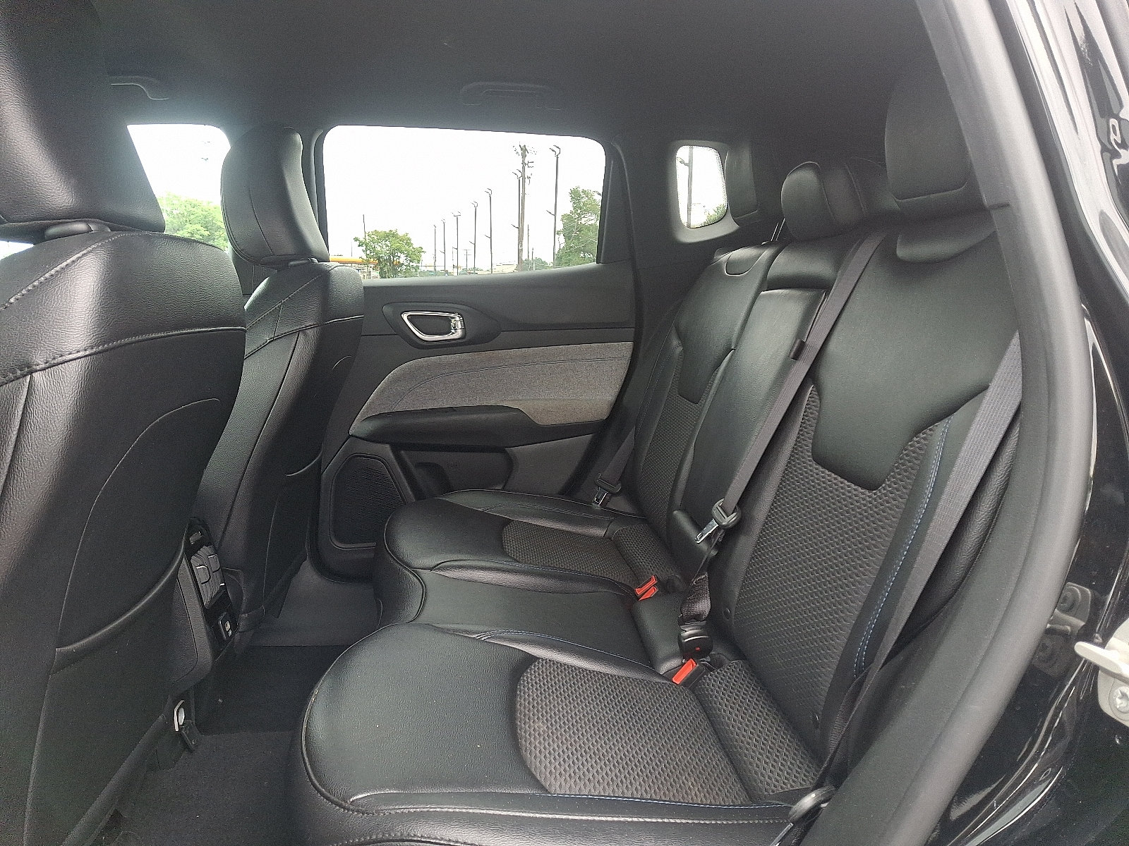 Used 2024 Jeep Compass Latitude AWD/4WD image 10