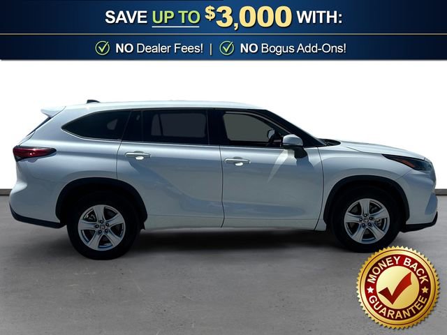 Used 2022 Toyota Highlander LE FWD image 8