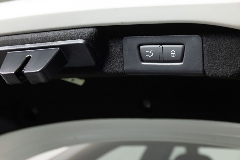 Used 2023 Maserati Ghibli Modena image 14