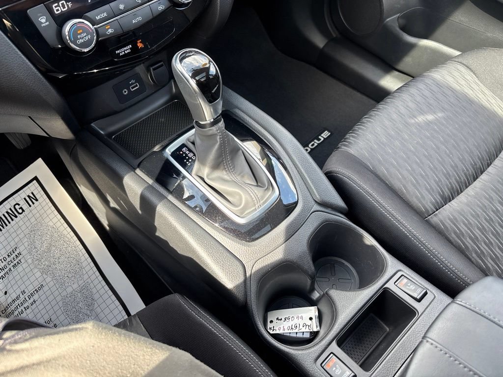 Used 2018 Nissan Rogue SV w/ Sun & Sound Touring Package AWD/4WD image 35