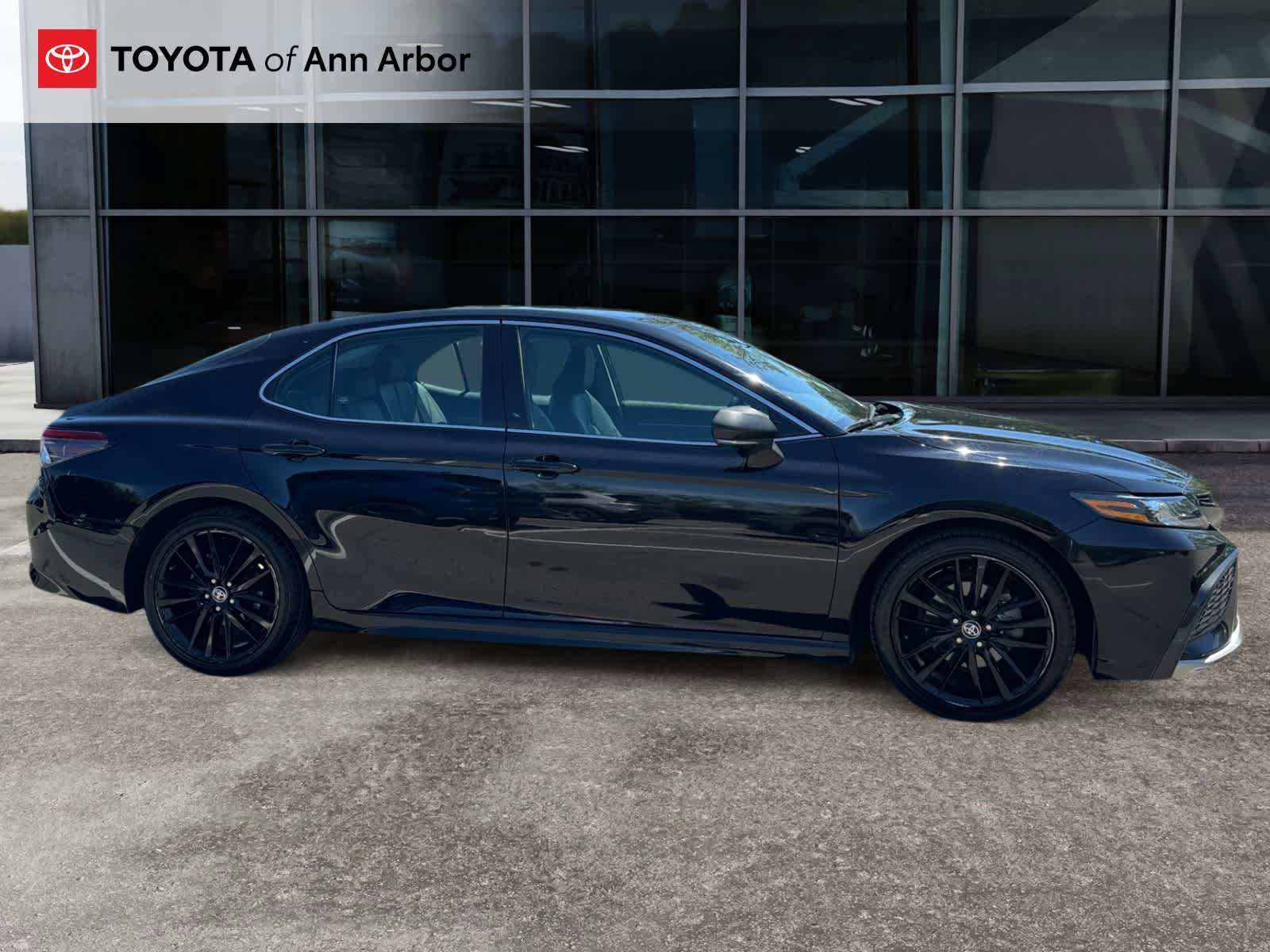 Used 2024 Toyota Camry XSE FWD image 11