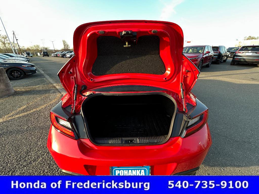 Used 2025 Toyota GR86 Premium w/ Performance Package image 11
