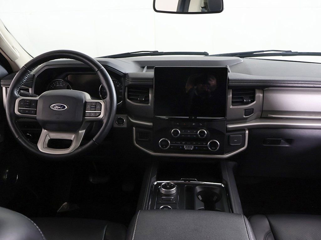 Used 2023 Ford Expedition XLT image 36