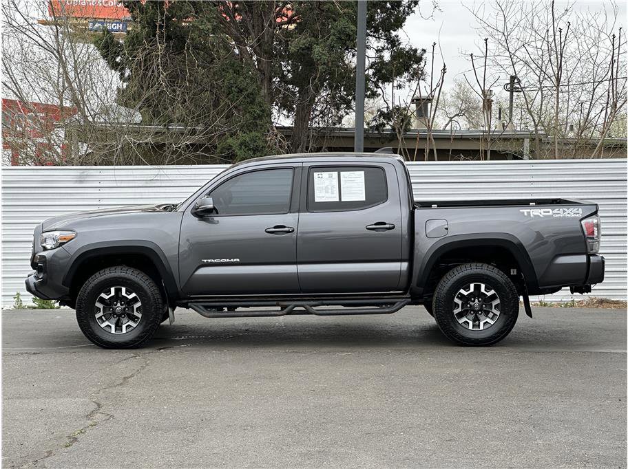 Used 2020 Toyota Tacoma TRD Off-Road w/ Technology Package image 13