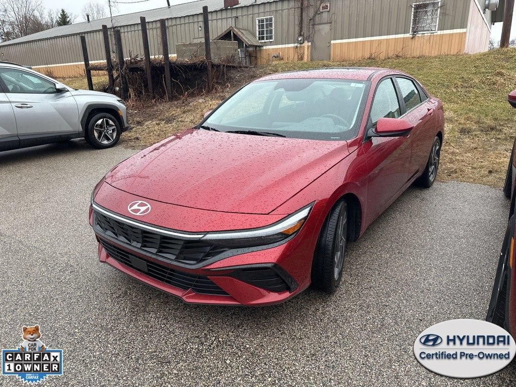 Used 2025 Hyundai Elantra SEL FWD image 1
