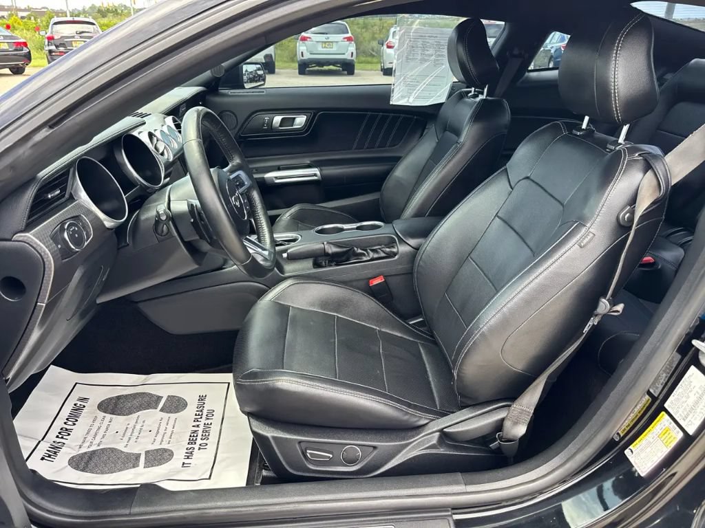 Used 2019 Ford Mustang GT Premium w/ GT Performance Package RWD image 17