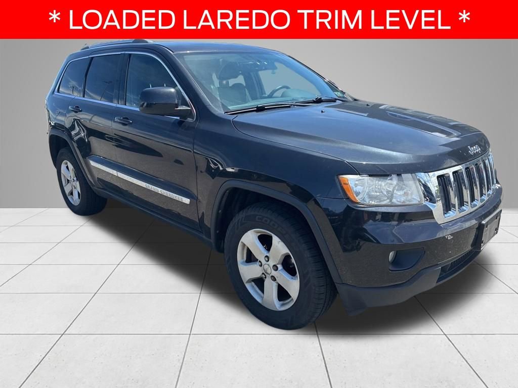 Used 2013 Jeep Grand Cherokee Laredo AWD/4WD image 3