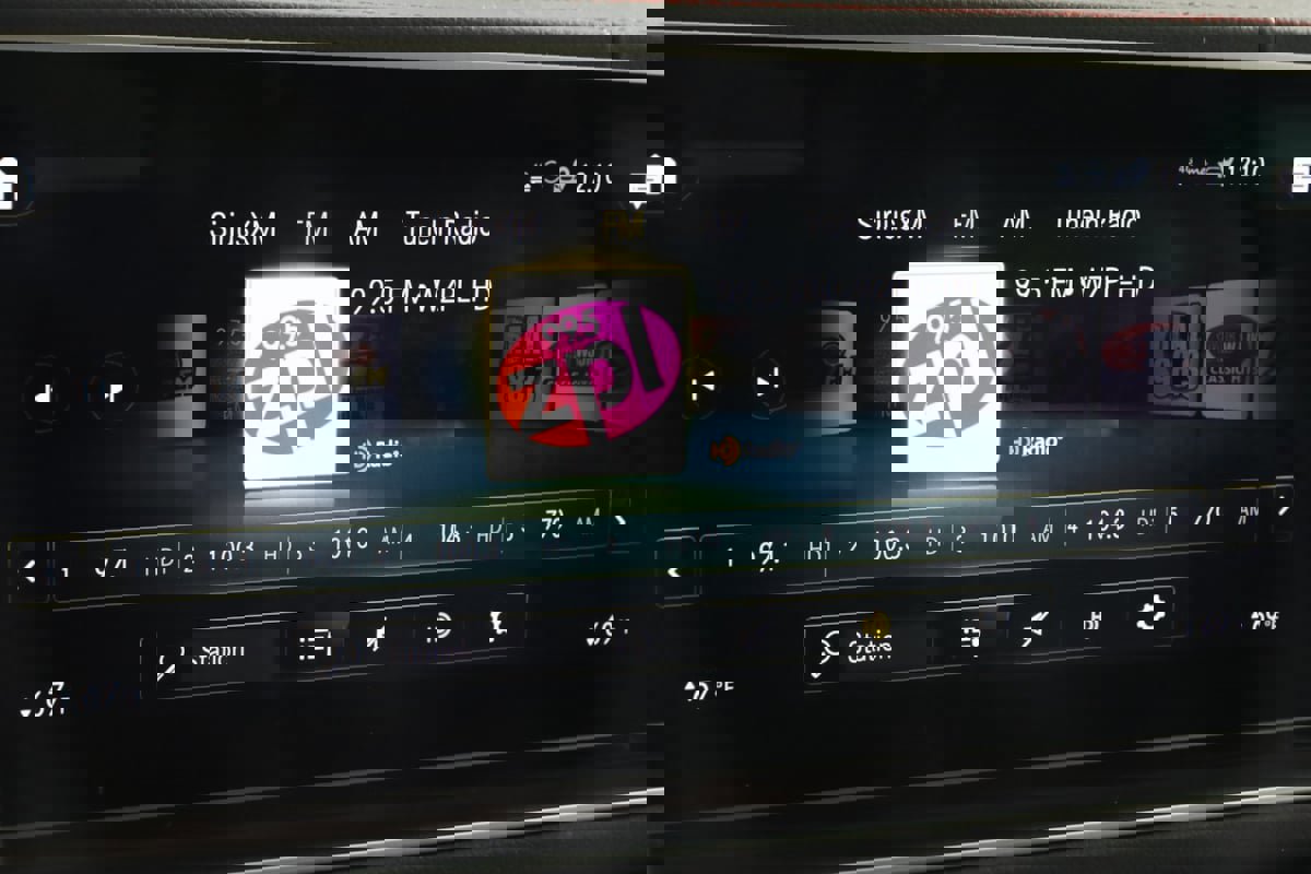 Used 2022 Mercedes-Benz GLE 53 AMG 4MATIC w/ 3rd Row Seat Package image 40