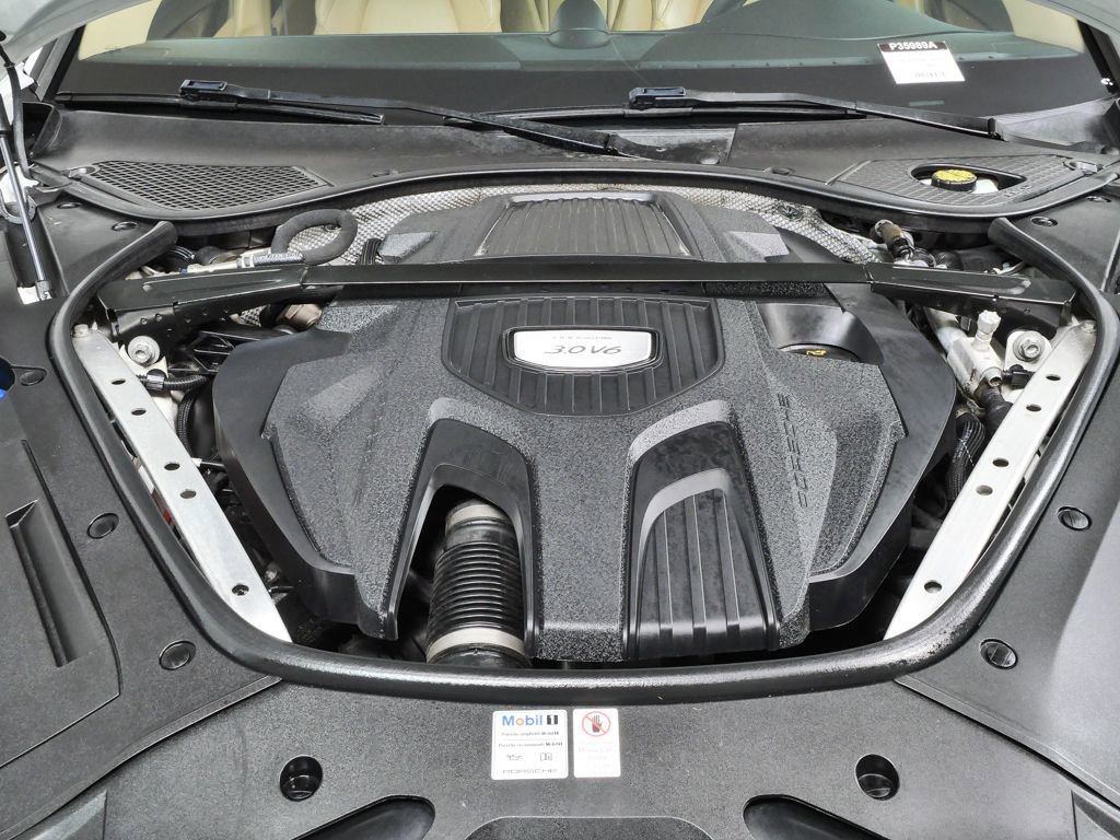 Used 2018 Porsche Panamera RWD image 28