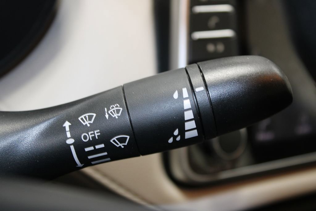 Used 2021 Nissan Versa SV image 19