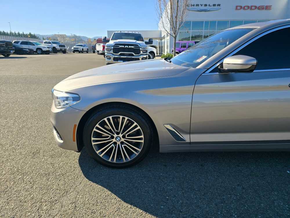 Used 2018 BMW 530i w/ Premium Package image 18