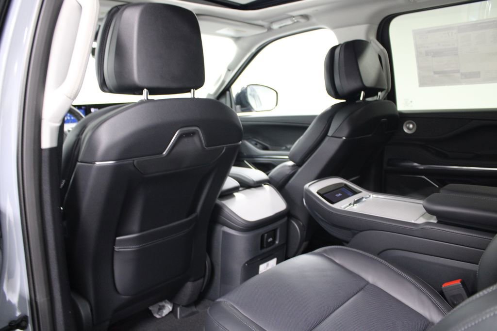 New 2026 Lincoln Navigator Reserve image 27