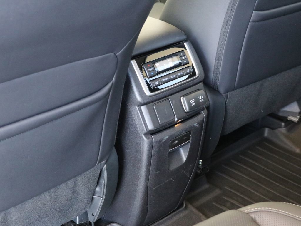 Used 2020 Subaru Ascent Limited w/ Technology Package AWD/4WD image 29