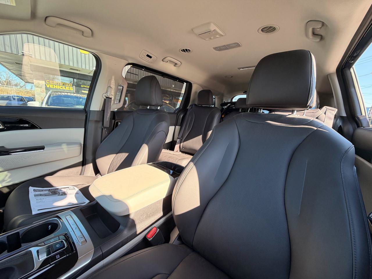Used 2024 Kia Carnival EX FWD image 16