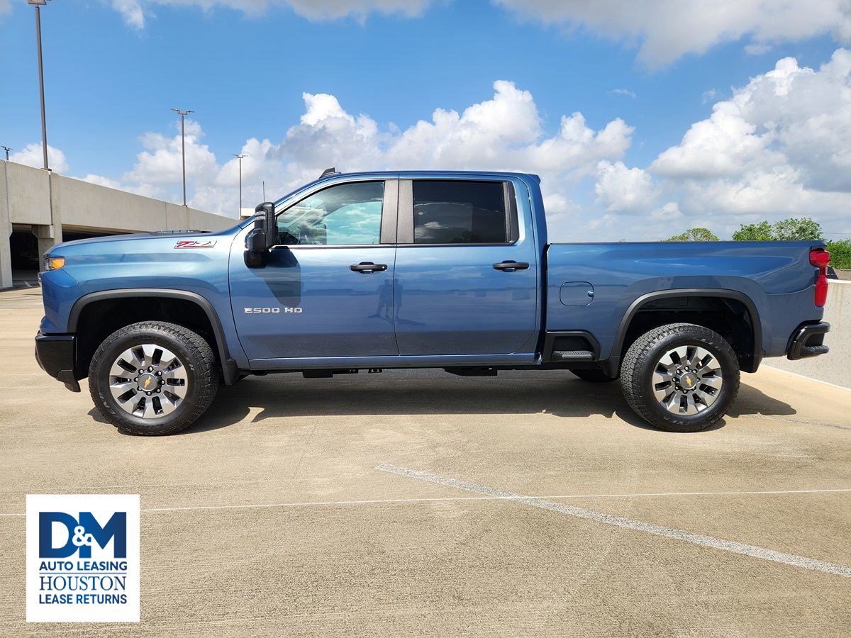 Used 2025 Chevrolet Silverado 2500 Custom w/ Custom Value Package image 5
