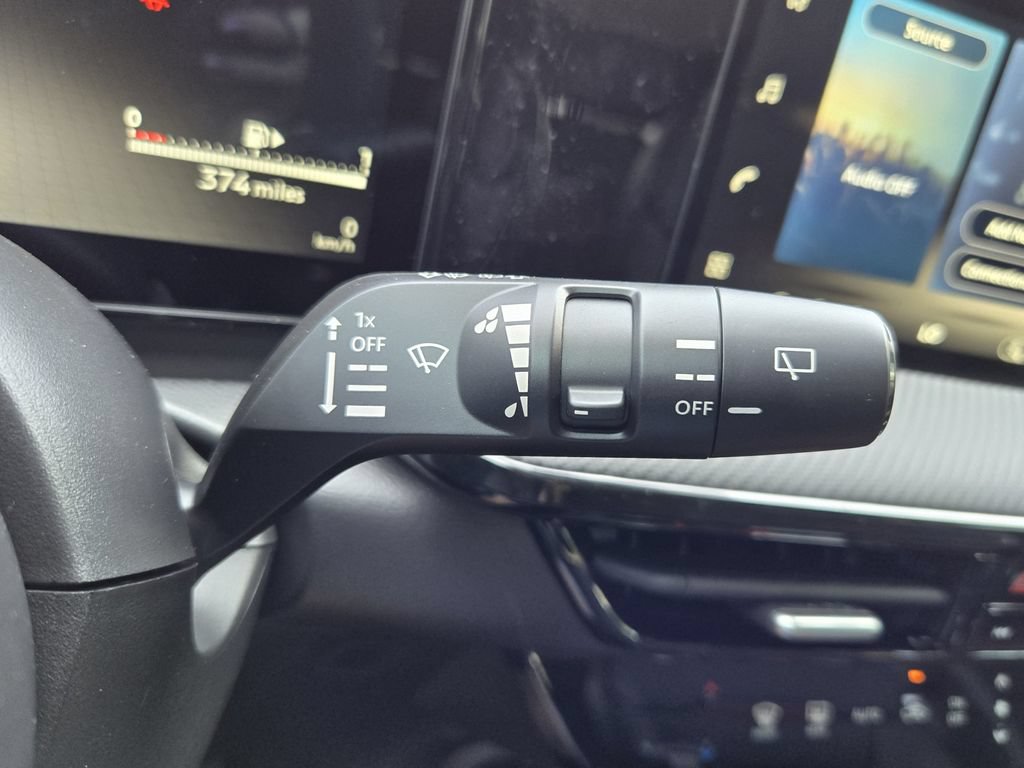 New 2026 Nissan Kicks SR FWD image 18