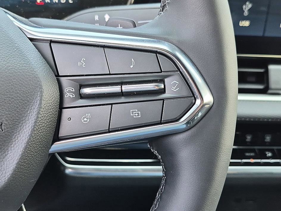 New 2026 Chevrolet Equinox LT FWD image 18