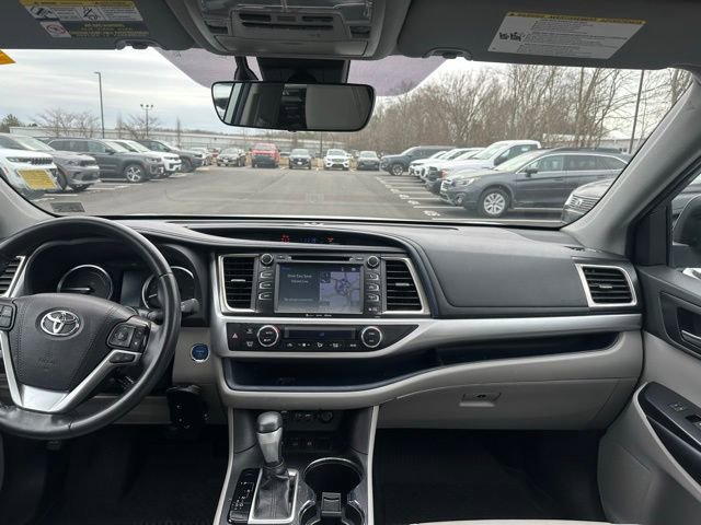 Used 2019 Toyota Highlander XLE image 27