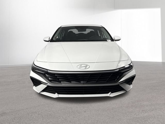 Used 2025 Hyundai Elantra Hybrid FWD image 18