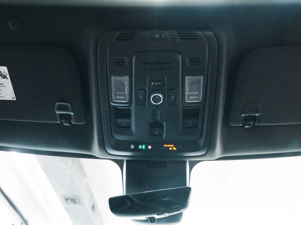 Used 2023 GMC Yukon Denali image 43