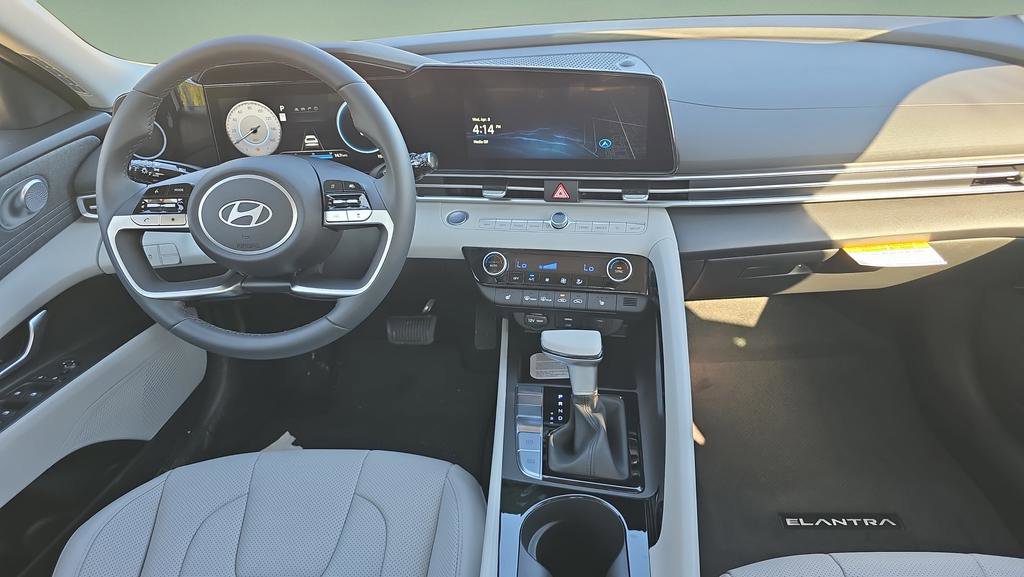 New 2026 Hyundai Elantra Limited FWD image 18