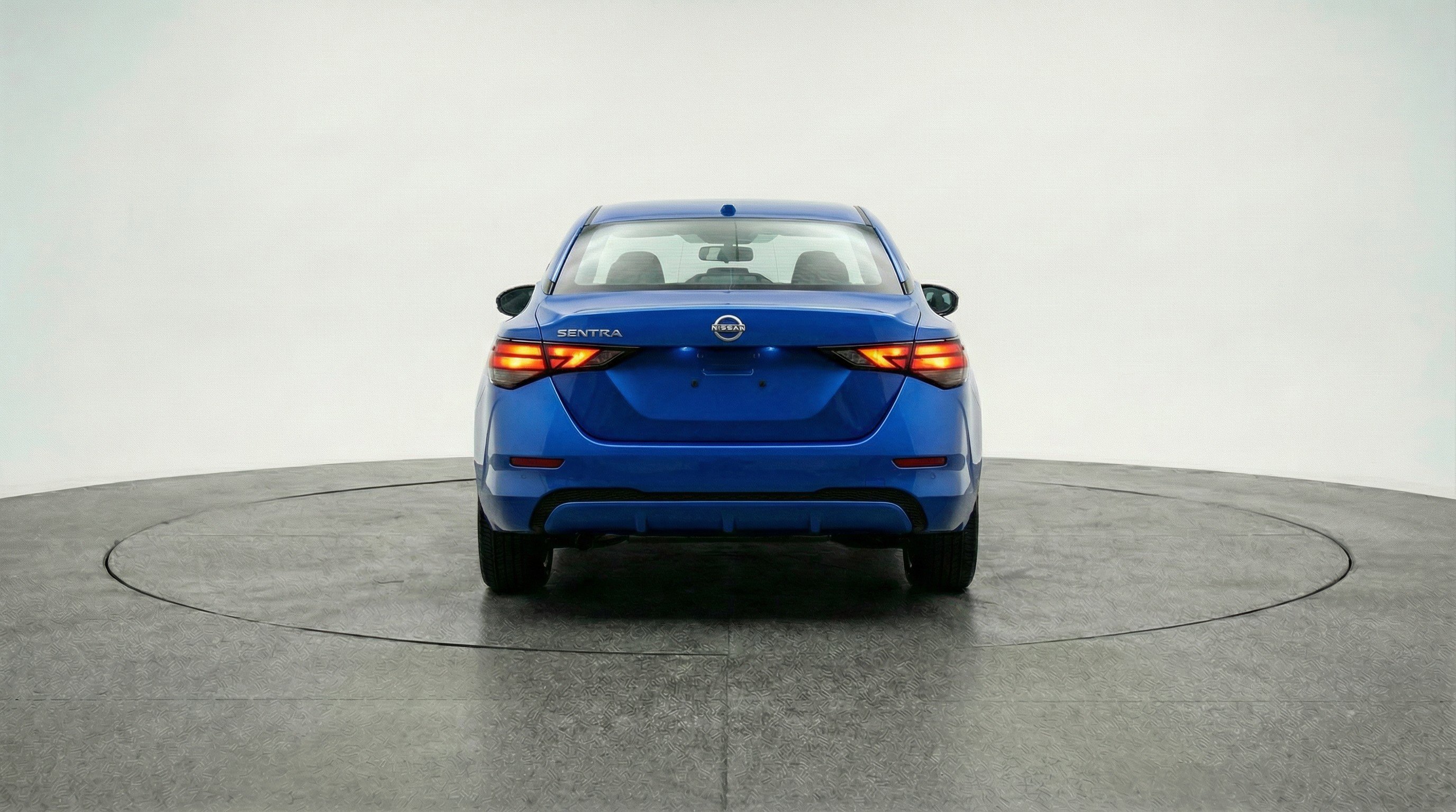 Used 2025 Nissan Sentra SV image 7