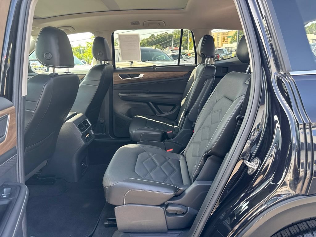 Used 2024 Volkswagen Atlas SE AWD/4WD image 22