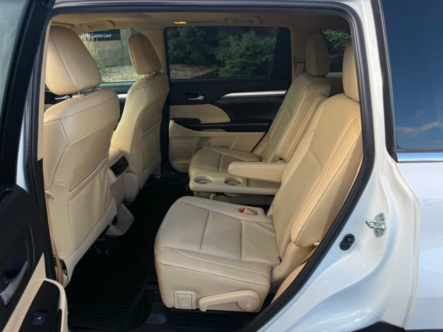 Used 2019 Toyota Highlander XLE image 7