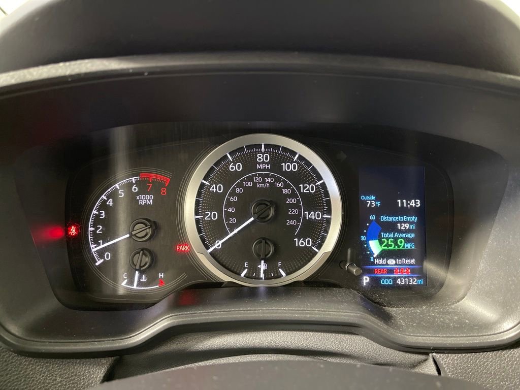 Used 2021 Toyota Corolla LE image 18