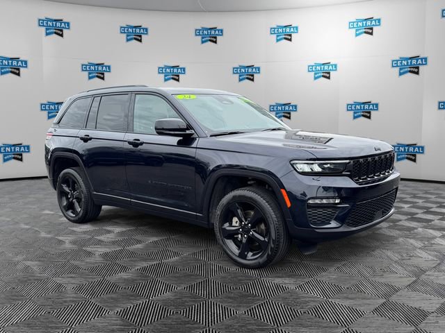 Certified 2024 Jeep Grand Cherokee Limited w/ Black Appearance Package image 8