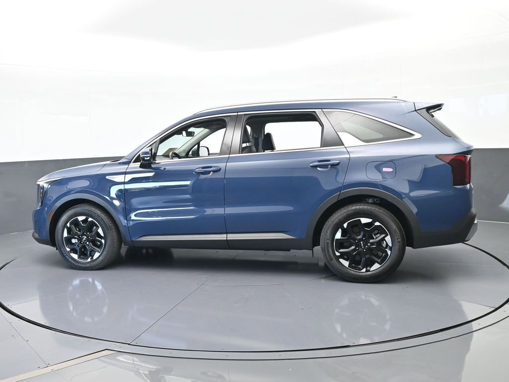 Used 2025 Kia Sorento S w/ Panoramic Sunroof Package image 3