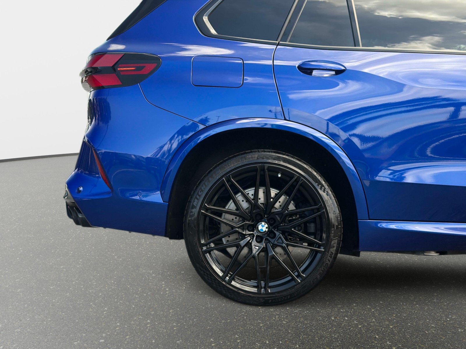 Used 2025 BMW X5 M Competition w/ Executive Package AWD/4WD image 20