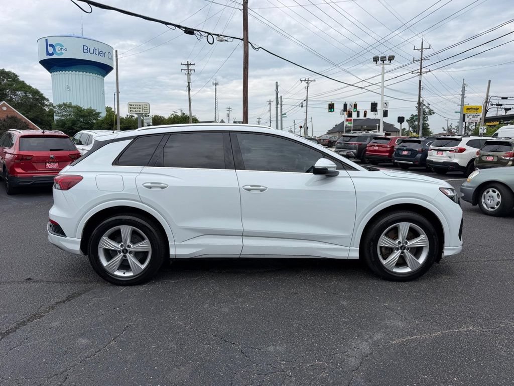 Used 2022 Audi Q4 e-tron Premium Plus w/ Premium Plus AWD/4WD image 6