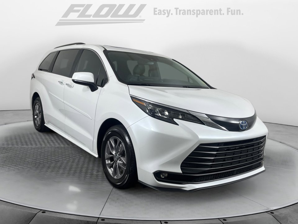 Used 2025 Toyota Sienna XLE
