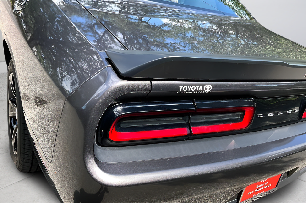 Used 2023 Dodge Challenger SXT RWD image 28