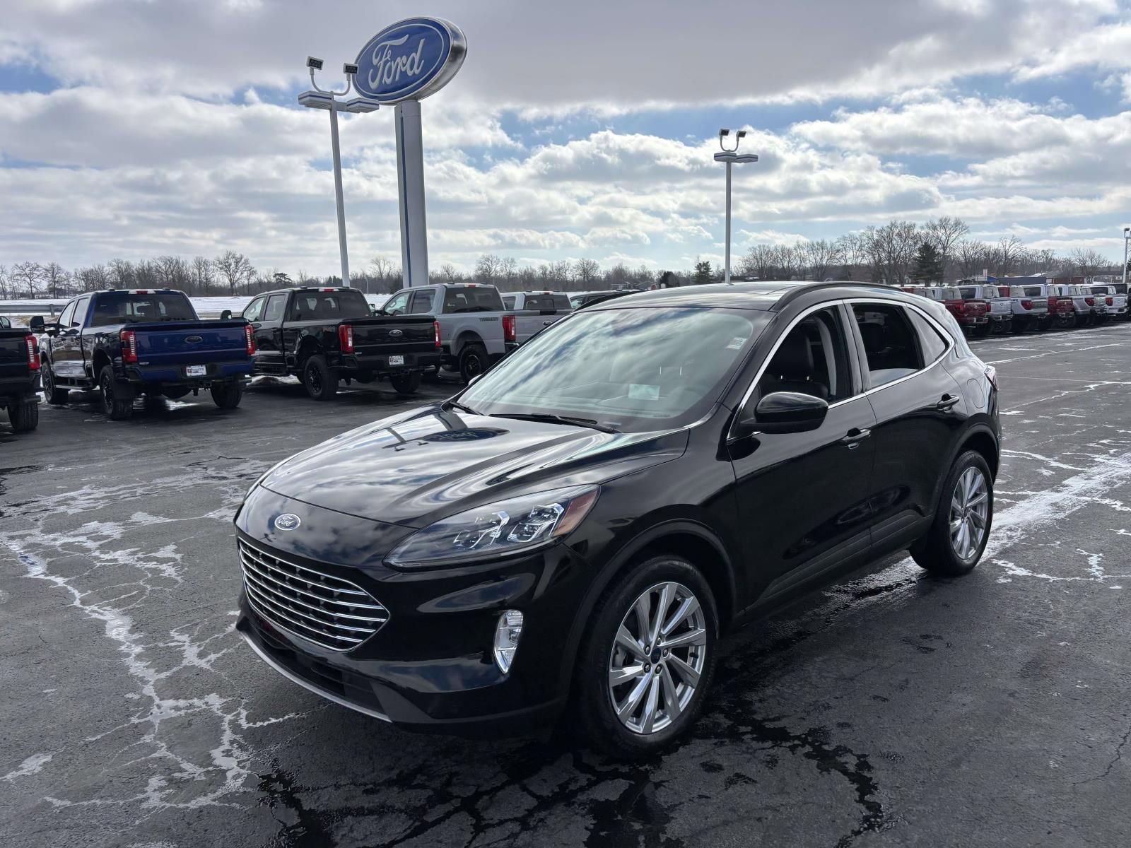 Used 2022 Ford Escape Titanium w/ Titanium Elite Package image 4