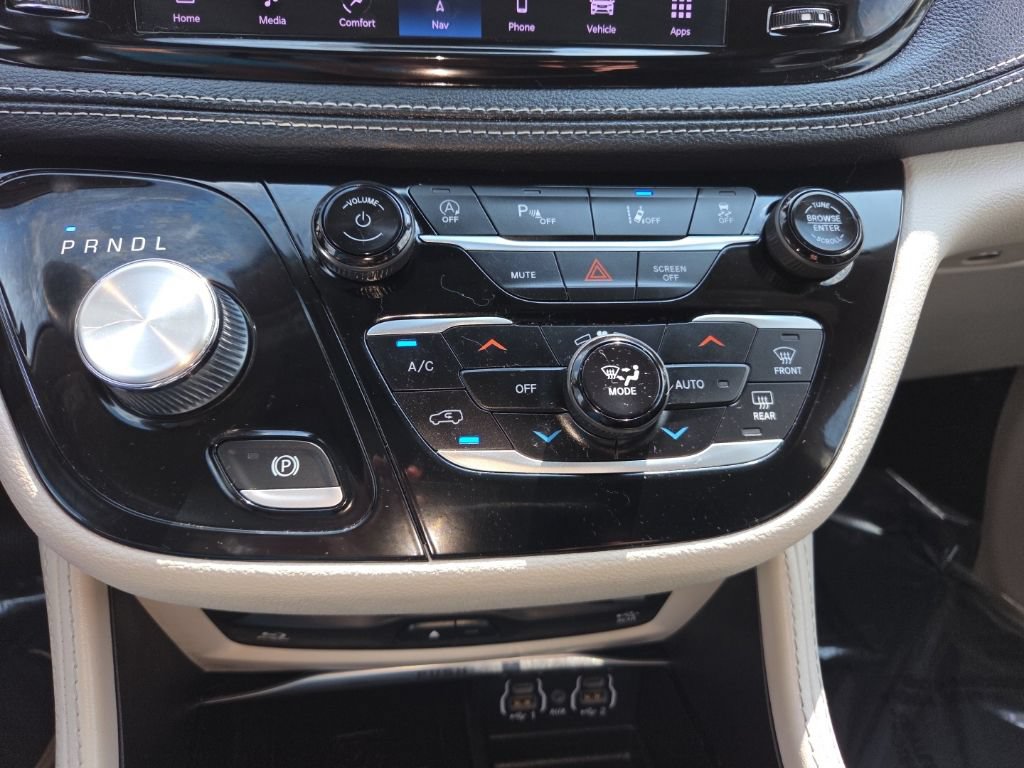 Certified 2023 Chrysler Pacifica Limited w/ Uconnect Theater Family Group AWD/4WD image 16